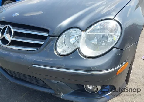 2008 Mercedes-Benz Clk 550 из США, поврежденный, VIN WDBTJ72H68F253384